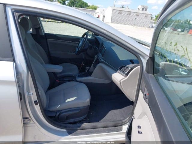 2017 HYUNDAI ELANTRA SE 5