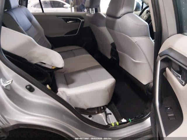 2019 TOYOTA RAV4 LIMITED 8