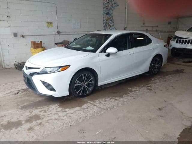2018 TOYOTA CAMRY SE 2