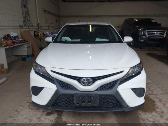 2018 TOYOTA CAMRY SE 12