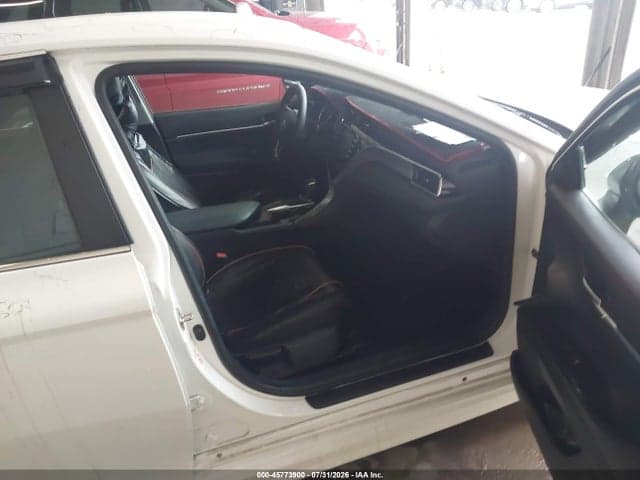 2018 TOYOTA CAMRY SE 5