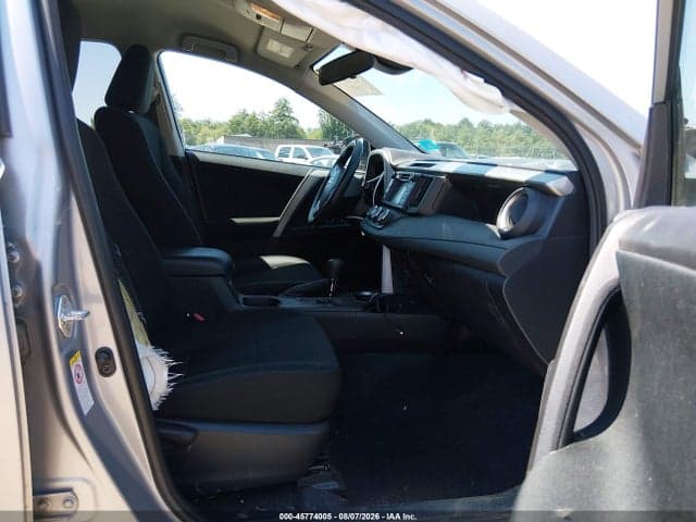 2017 TOYOTA RAV4 LE 5