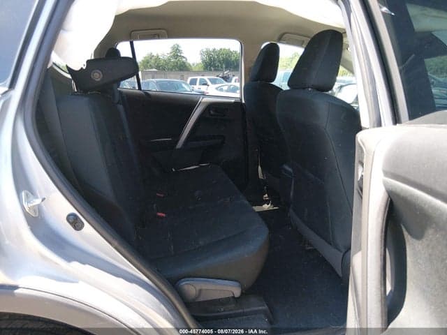 2017 TOYOTA RAV4 LE 8
