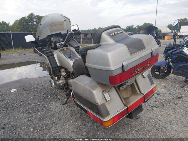 1986 HONDA GL1200 A 3