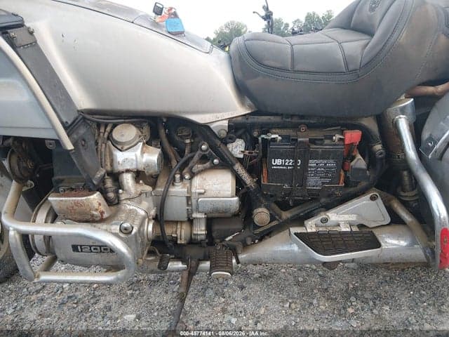 1986 HONDA GL1200 A 9