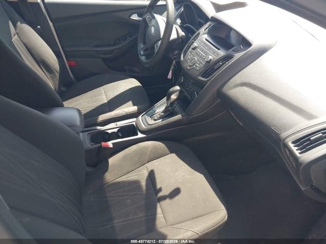 2017 FORD FOCUS SE 5