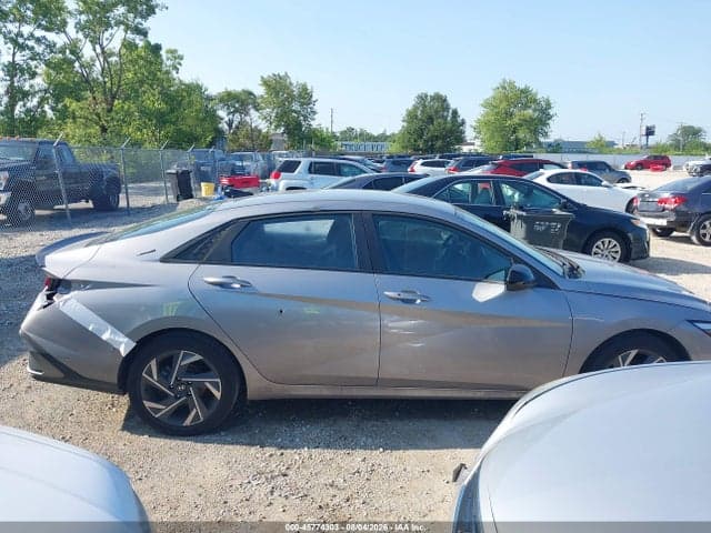2025 HYUNDAI ELANTRA SEL SPORT 13