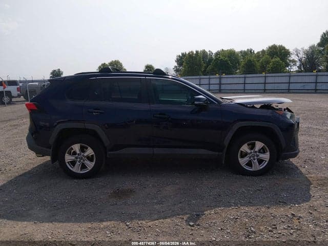 2019 TOYOTA RAV4 XLE 14