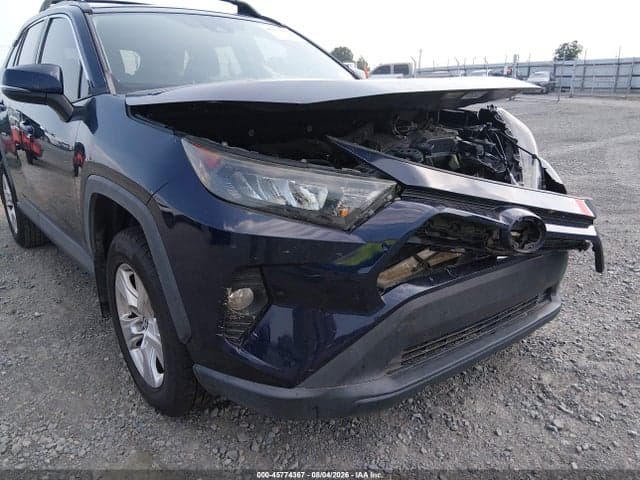 2019 TOYOTA RAV4 XLE 19