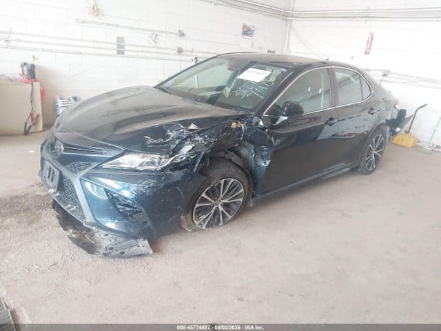 2019 TOYOTA CAMRY SE 2