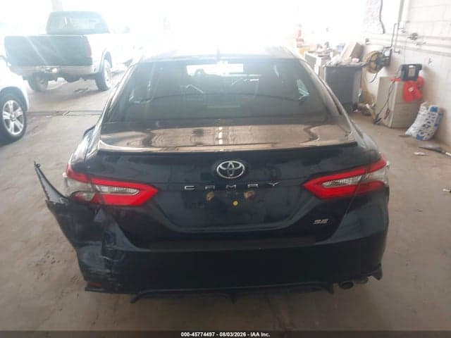 2019 TOYOTA CAMRY SE 16