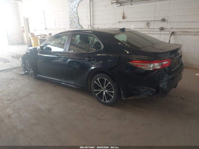 2019 TOYOTA CAMRY SE 3
