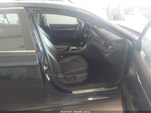 2019 TOYOTA CAMRY SE 5