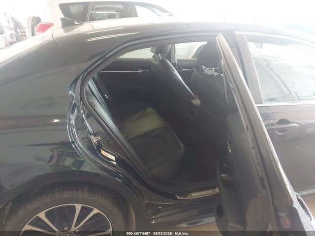 2019 TOYOTA CAMRY SE 8