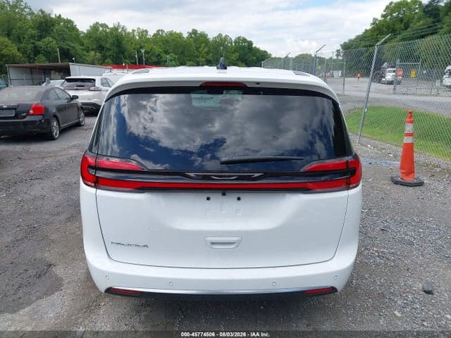 2027 CHRYSLER PACIFICA 16