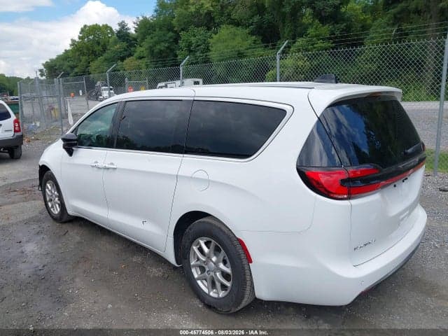 2027 CHRYSLER PACIFICA 3