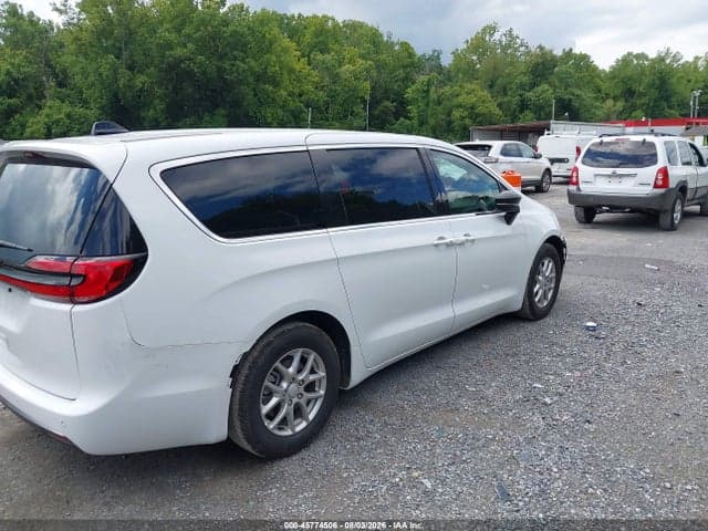 2027 CHRYSLER PACIFICA 4