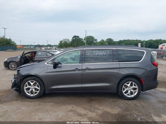 2018 CHRYSLER PACIFICA TOURING 15
