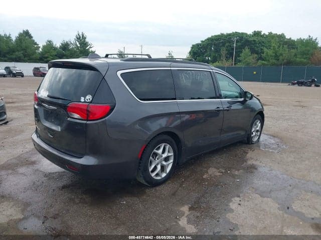 2018 CHRYSLER PACIFICA TOURING 4