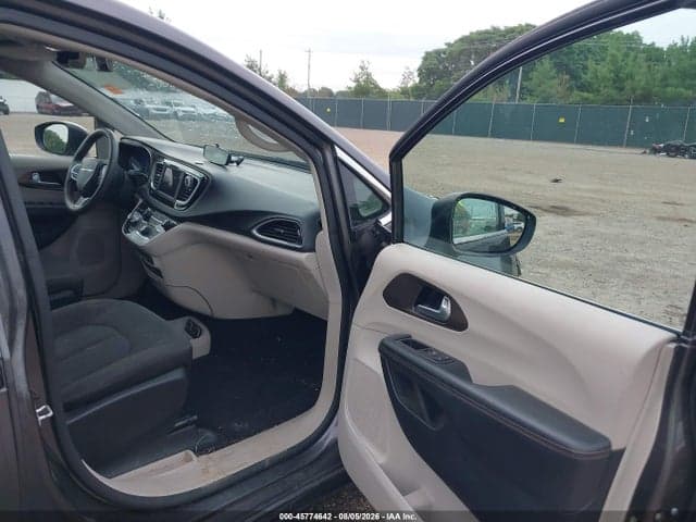 2018 CHRYSLER PACIFICA TOURING 5