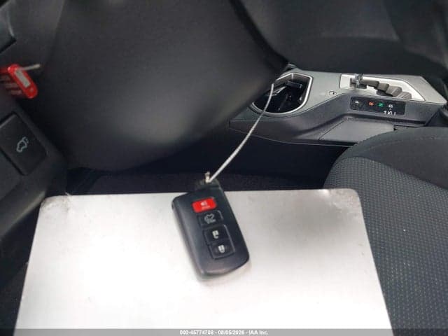 2018 TOYOTA RAV4 XLE 11