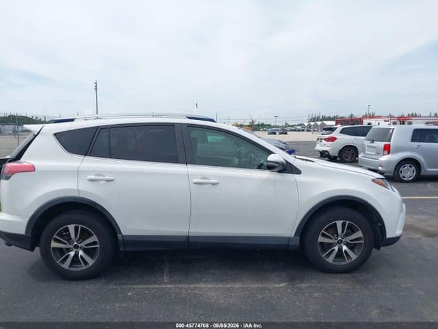 2018 TOYOTA RAV4 XLE 14