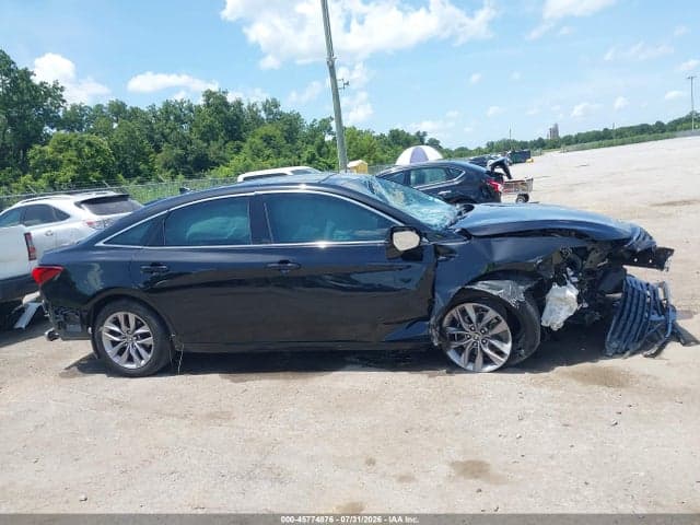 2020 TOYOTA AVALON XLE 13