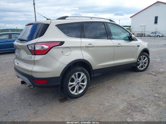 2017 FORD ESCAPE SE 4