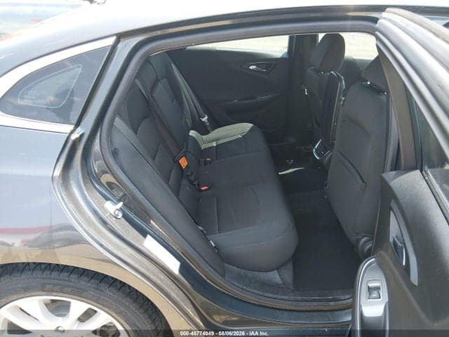 2017 CHEVROLET MALIBU 1LT 8