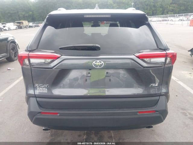 2025 TOYOTA RAV4 XLE 17