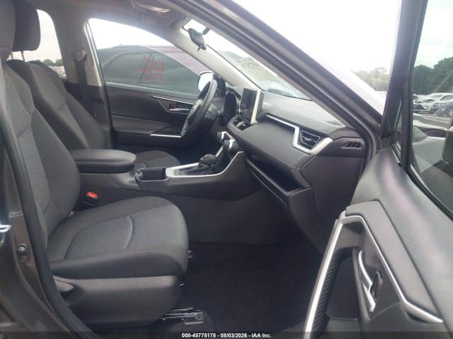 2025 TOYOTA RAV4 XLE 5