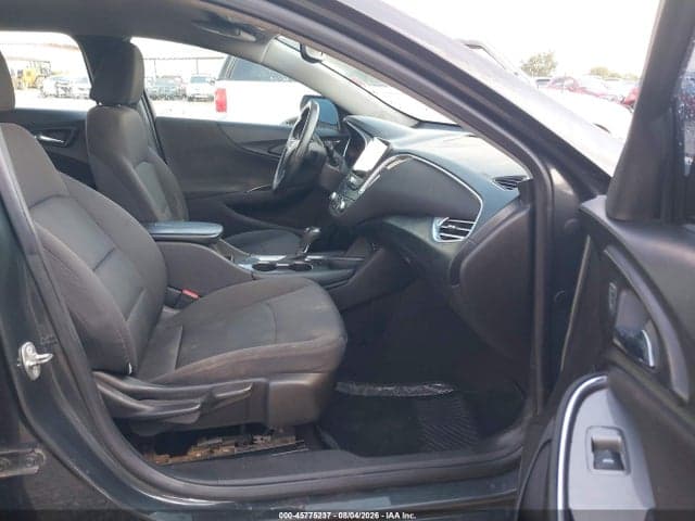 2017 CHEVROLET MALIBU 1LT 5