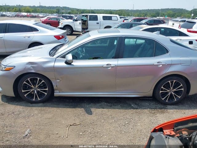 2019 TOYOTA CAMRY SE 14