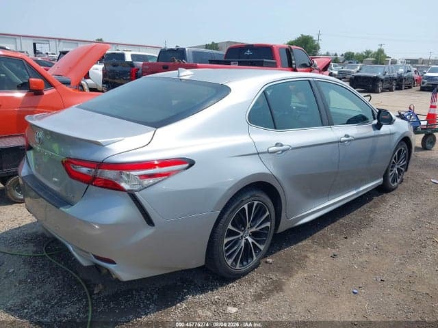 2019 TOYOTA CAMRY SE 4
