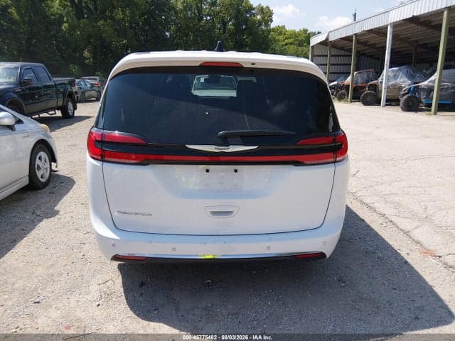 2025 CHRYSLER PACIFICA SELECT 17