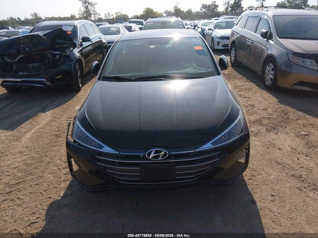 2019 HYUNDAI ELANTRA SE 12