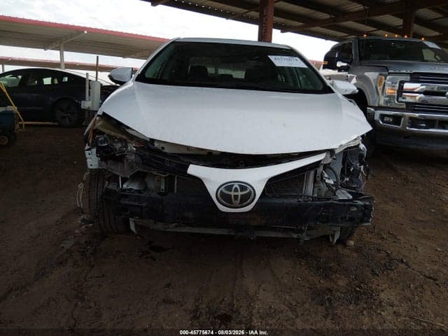 2019 TOYOTA COROLLA SE 12