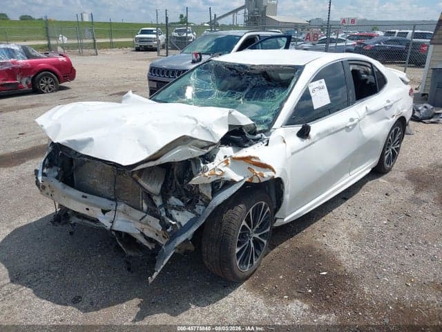 2020 TOYOTA CAMRY SE 2