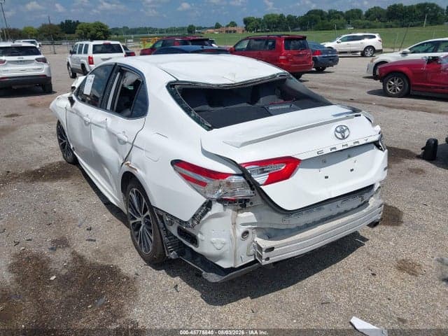 2020 TOYOTA CAMRY SE 3
