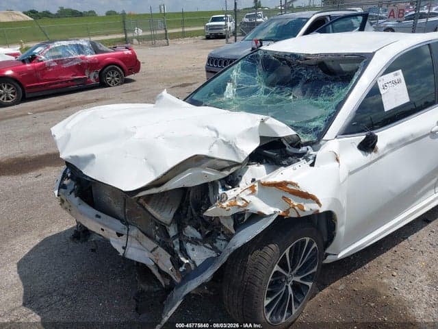 2020 TOYOTA CAMRY SE 6