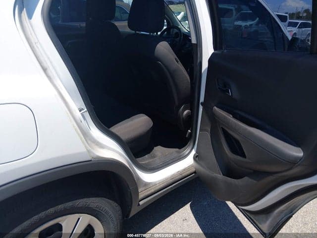 2017 CHEVROLET TRAX LS 8