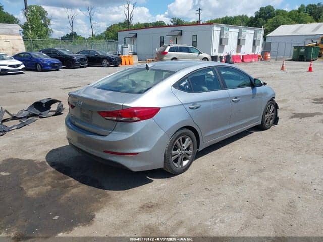 2017 HYUNDAI ELANTRA SE 4