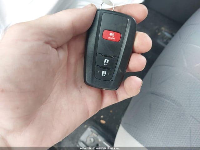 2019 TOYOTA RAV4 HYBRID XLE 11