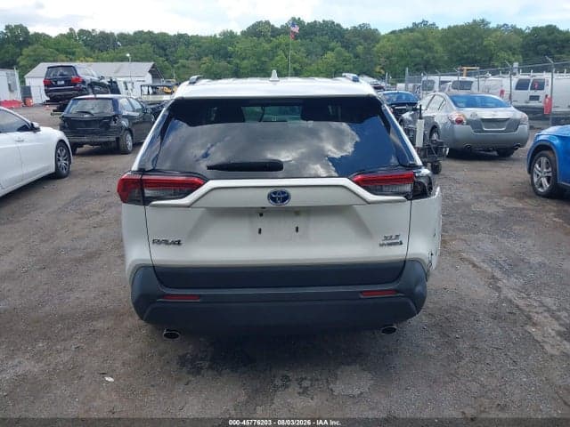 2019 TOYOTA RAV4 HYBRID XLE 16