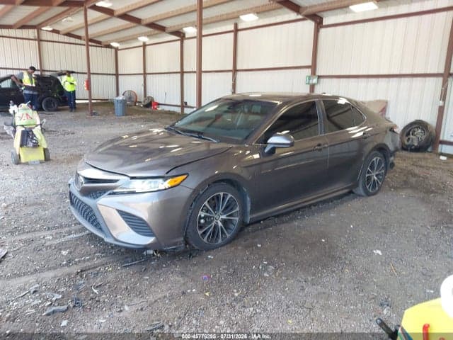 2020 TOYOTA CAMRY SE 2