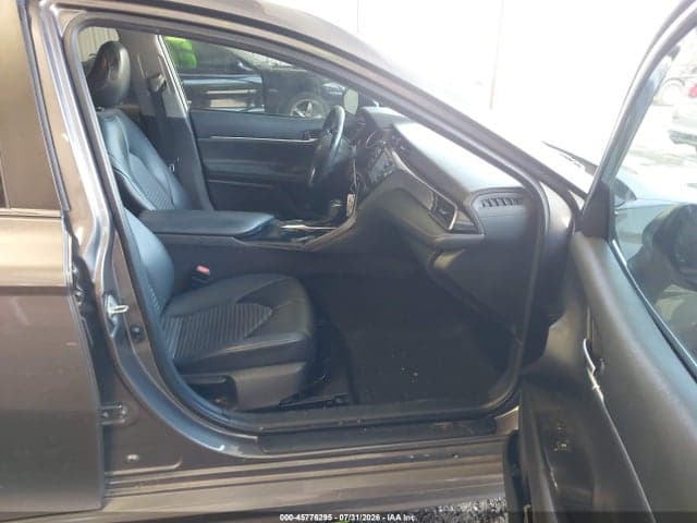 2020 TOYOTA CAMRY SE 5