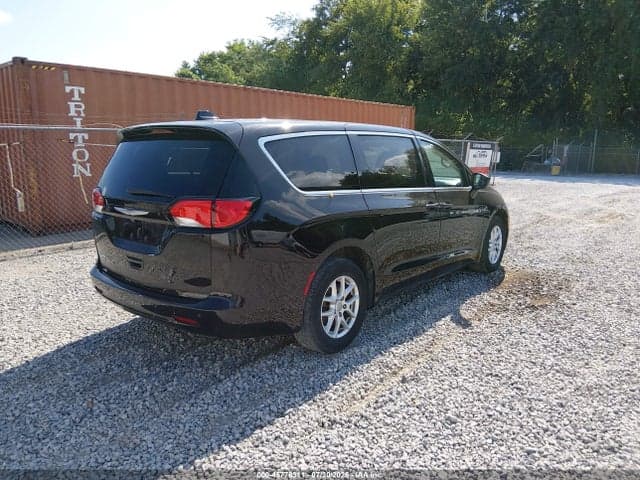 2017 CHRYSLER PACIFICA LX 4