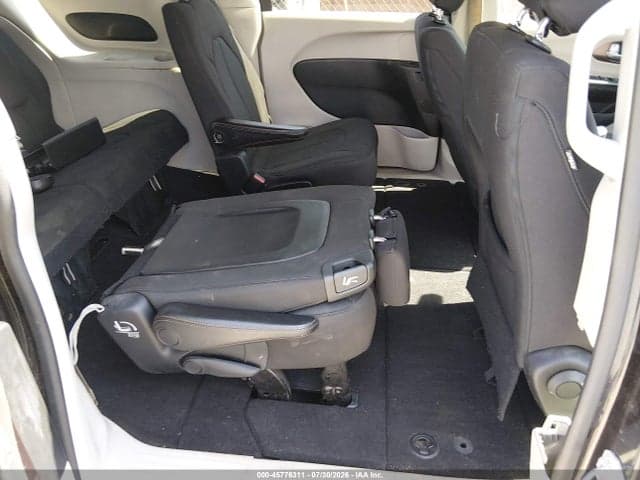 2017 CHRYSLER PACIFICA LX 8