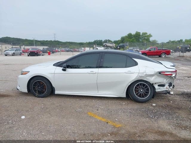 2018 TOYOTA CAMRY XSE 14