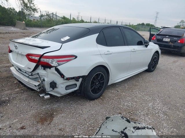 2018 TOYOTA CAMRY XSE 4